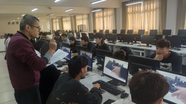 IT项目工作社开展计算机硬件组装技能培训活动